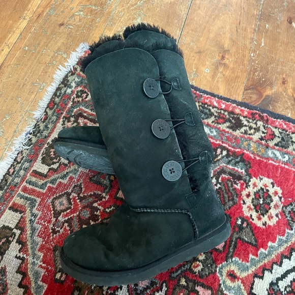 Tall black ugg Bailey button boots - Picture 5 of 6